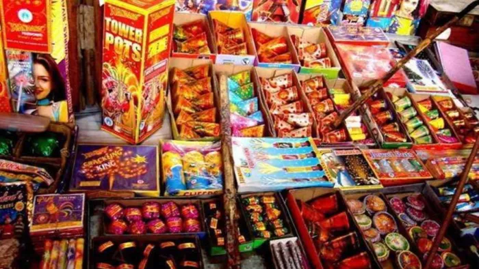 Diwali 2022: इस बार चीन निर्मित पटाखों का असर कम दिखाई दे रहा है।