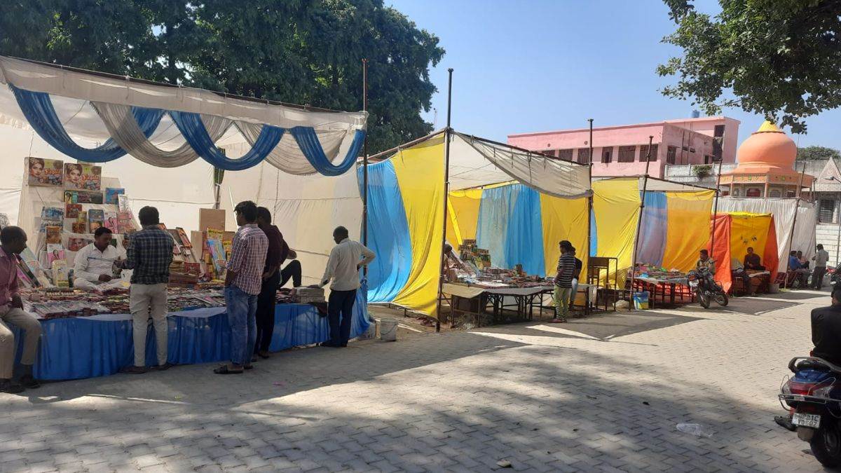 sale fireworks in a restricted area due to the threat of power in kasganj
