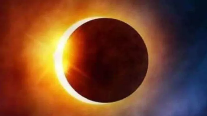 Solar Eclipse 2022: खुली आंखों से सूर्यग्रहण देखना खतरनाक हो सकता है। - प्रतीकात्मक तस्वीर