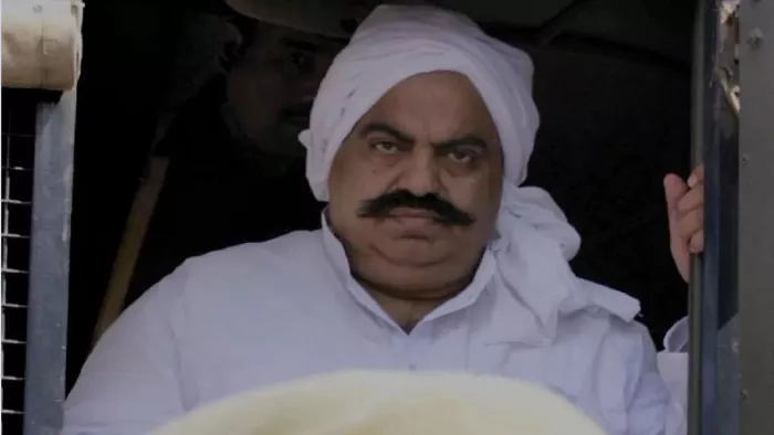 अतीक के करीबियों ने मांगी 10 लाख की रंगदारी, विरोध पर किसान को जान से मारने की धमकी