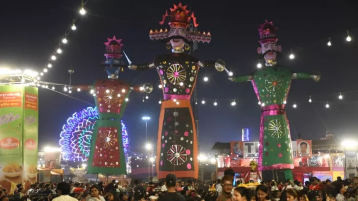आज रावण वध के साथ ही होगा पुतला दहन, सनातन विरोधी और आतंकवाद का भी जलेगा पुतला।