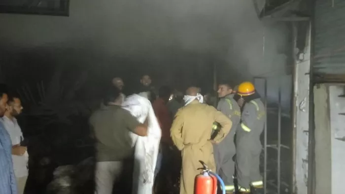Bulandshahr News: शार्ट सर्किट से फटी बैट्री, विस्फोट से दहला अंसारी प्लाजा, तीन दुकानों में लगी आग