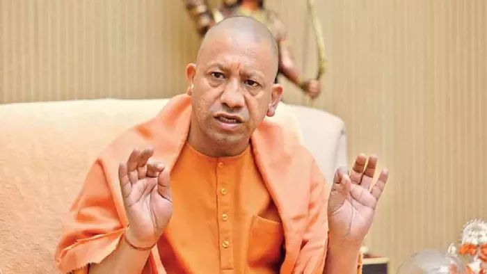 UP News: पेंशन लटकाने वाले अफसरों को योगी सरकार लेगी आड़े हाथ, पाए गए दोषी तो...