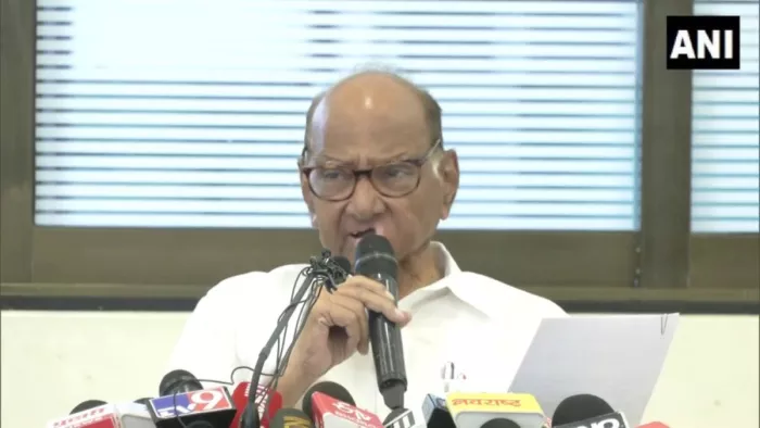 राकांपा प्रमुख ने युवा संघर्ष यात्रा को दिखाई हरी झंडी (फाइल फोटो)