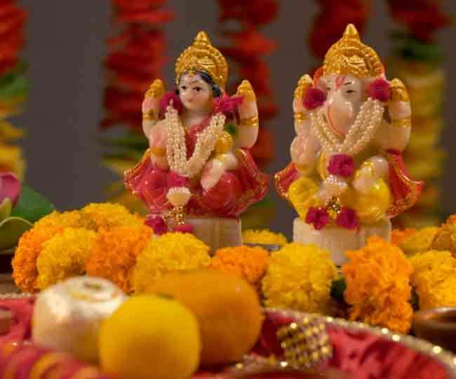 Diwali 2024 दीवाली आने में बाकी हैं कुछ दिन, नोट करें लक्ष्मीगणेश