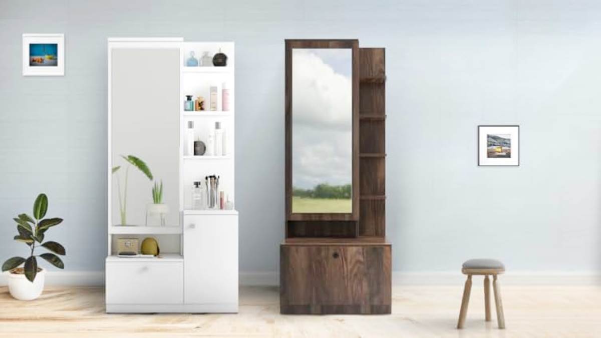 https://www.jagranimages.com/images/newimg/24102024/24_10_2024-wooden-dressing-table-with-mirror__23821187.jpg