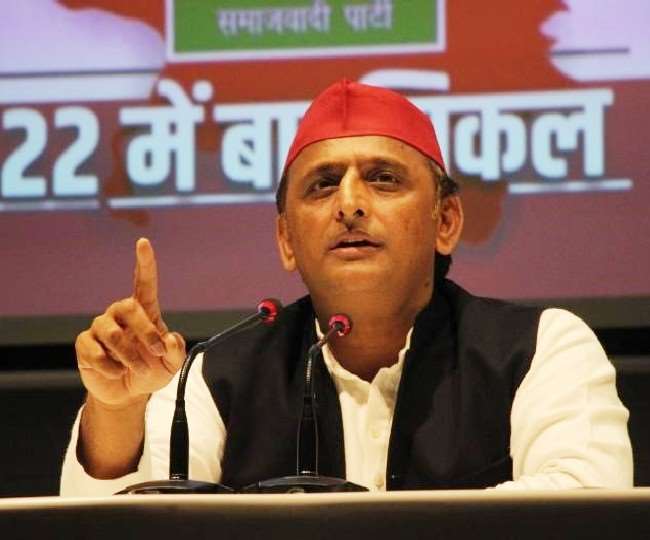 अखिलेश यादव का ऐलान किया कि सपा की सरकार बनते ही आंदोलन में शहीद किसान परिवारों को देंगे 25 लाख।