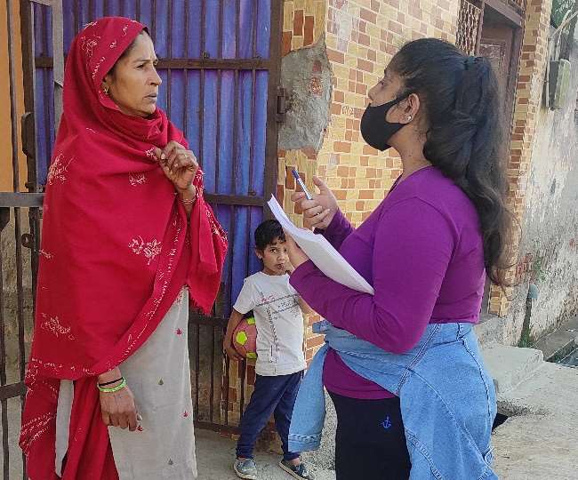 दिल्ली के दो ऐसे गांव है जहां का हर एक वयस्क अब मतदाता सूची से जुड़ चुका है।