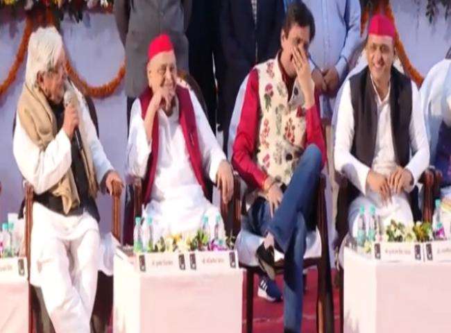ये वीडियो राजधानी लखनऊ का बताया जा रहा है।