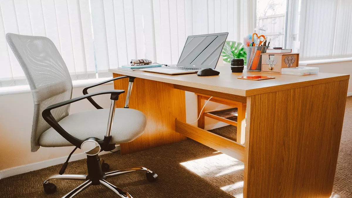 Best Office Chairs Under 5000: घंटों ऑफिस का काम करते समय कमर दे देती हैं जवाब, तो ये ऑफिस चेयर देंगी फुल आराम