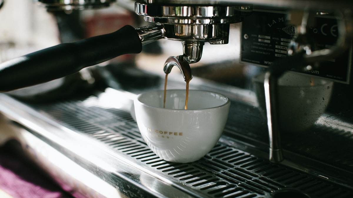 Coffee Machines Under 3000: पीनी हैं शानदार कॉफी तो ये हैं बेस्ट रेटिंग मशीन, मिनटों में बनेगी गरमा-गर्म कॉफी