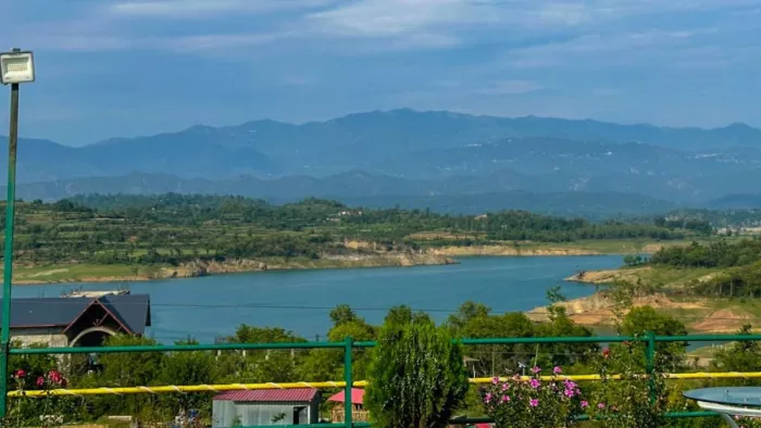 पठानकोट के रणजीत सागर बांध के किनारे बसा है मनोरम चमरोड़ पत्तन