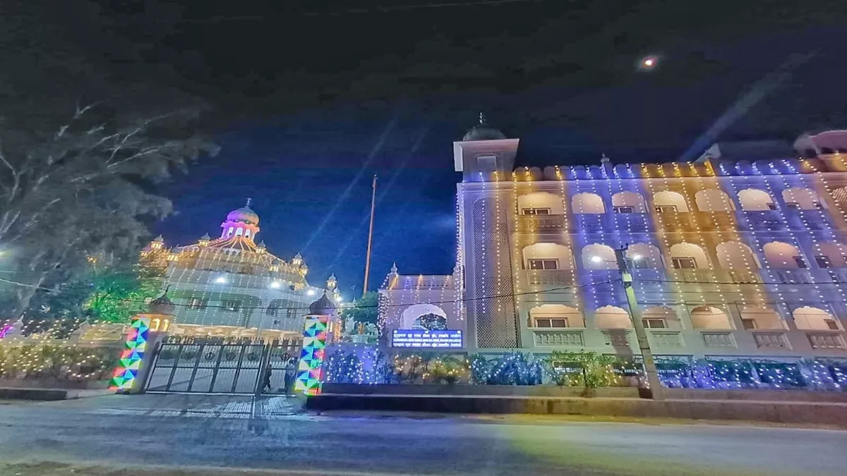 Bihar News: प्रकाश पर्व आज, राजगीर के शीतलकुंड गुरुद्वारा पहुंचने लगे देश-विदेश के श्रद्धालु - Bihar News Prakash Parv 2023 today devotees from India and abroad started reaching ...