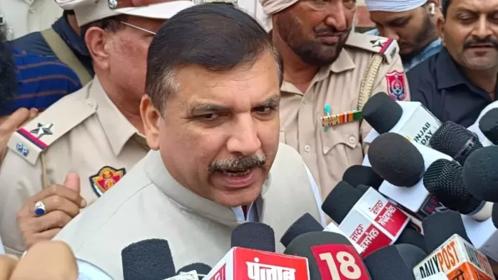 दिल्ली की राऊज एवेन्यू कोर्ट ने संजय सिंह को 4 दिसंबर तक न्यायिक हिरासत में भेजा।