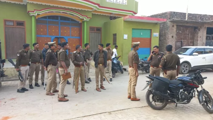 सरधना में सांप्रदायिक बवाल: दोनों पक्षों की तरफ से चले धारदार हथियार, पथराव और कई राउंड फायरिंग