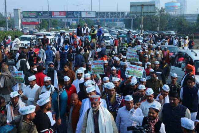 farmers march in noida