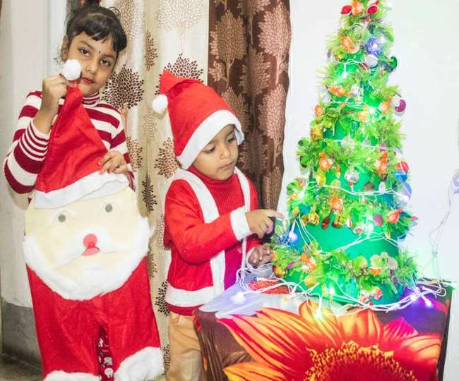 https://www.jagranimages.com/images/newimg/24122020/24_12_2020-santa1_21200505.jpg
