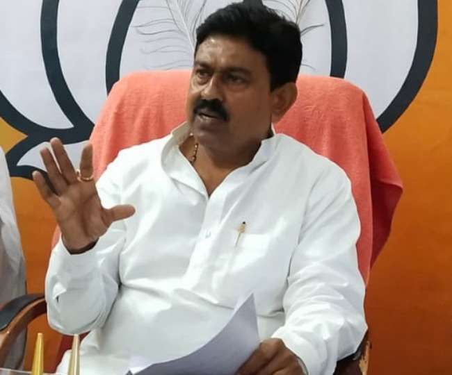 दि्ल्ली पुलिस ने गृह राज्य मंत्री अजय मिश्र टेनी को ब्लैकमेल करने के आरोप में पांच को गिरफ्तार किया है।
