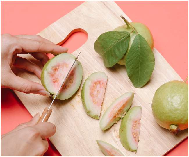 know how guava helps promote healthy skin in winters