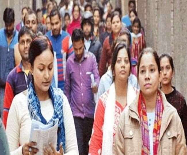 यूपी टीईटी परीक्षा देने वाले अभ्यर्थियों की मुश्किलें कम होने का नाम नहीं ले रही हैं।