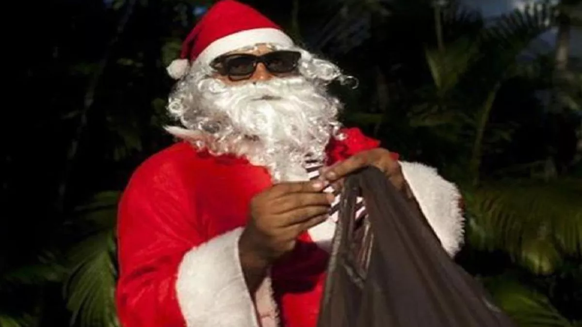 Gujarat: वडोदरा में चॉकलेट बांट रहे Santa Claus को लोगों ने पीटा, पुलिस बोली- देंगे सुरक्षा