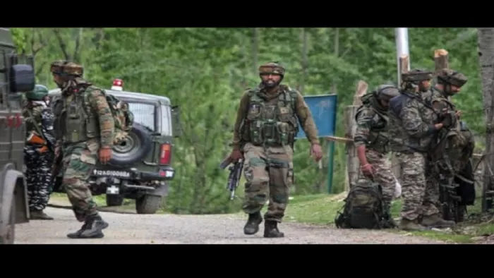 जिले भर में विभिन्न स्थानों पर छापे मारे गए और 16 और लोगों को गिरफ्तार किया गया।