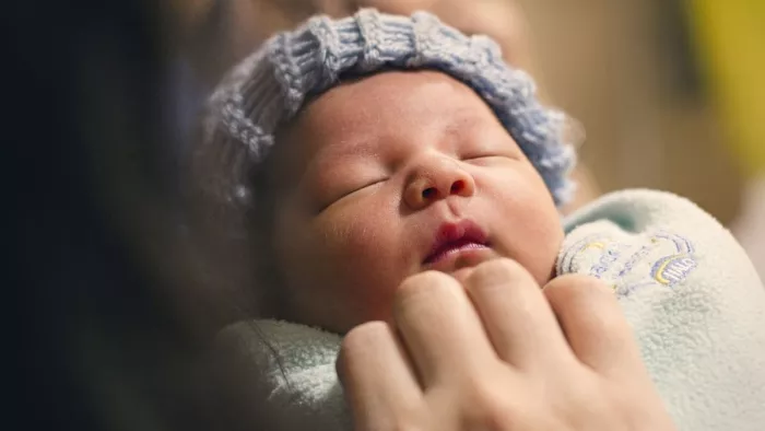 Baby Boy Birth In Train महिला ने चलती ट्रेन दिया नवजात लड़के को दिया जन्म। (सांकेतिक फोटो)