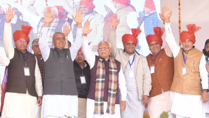 रविवार को सीएम मनोहर लाल अन्नदाता सम्मेलन पहुंचे (फाइल फोटो)