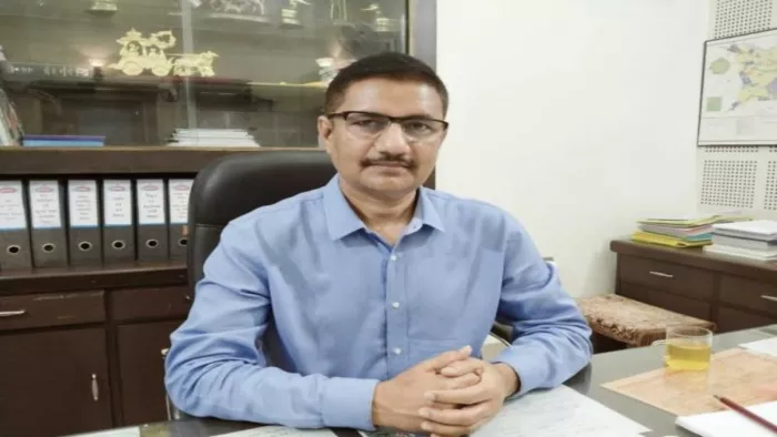 गाजियाबाद के जिलाधिकारी राकेश कुमार सिंह। (फाइल फोटो)