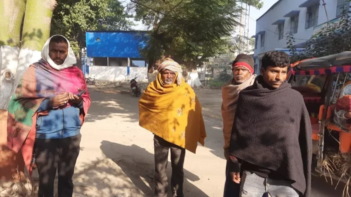 सदर अस्पताल में शोकाकुल स्वजन। फोटो- जागरण