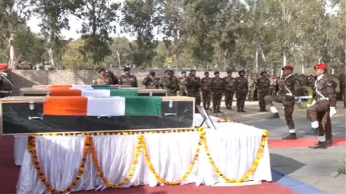 Poonch Terrorist Attack News: राजौरी में बलिदानियों का हुआ पुष्पांजलि समारोह