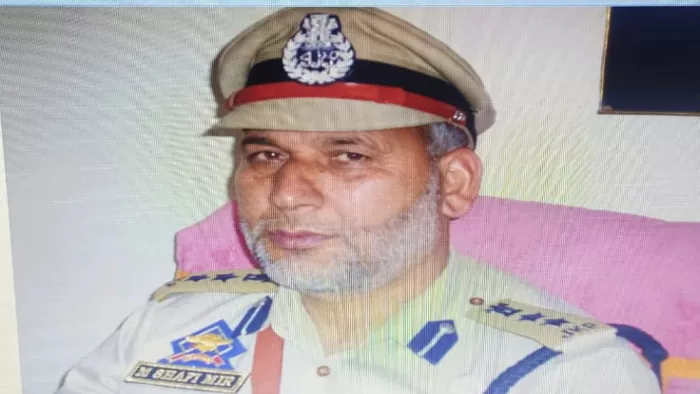 Baramulla terror attack: आतंकवादियों ने अजान पढ़ रहे पूर्व SSP की गोली मारकर की हत्या।