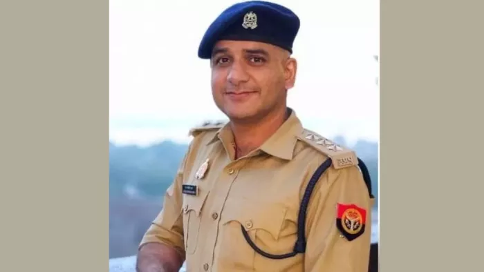 ACP मोहसिन खान और IIT छात्रा के बीच चैट वायरल