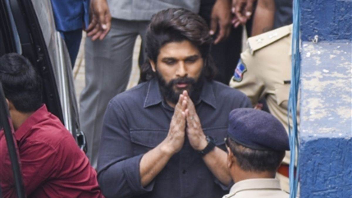 https://www.jagranimages.com/images/newimg/24122024/24_12_2024-allu_arjun_hyderabad_police_station_23854700_12285148.jpg