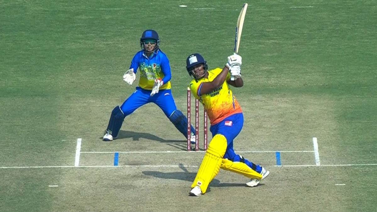 kiran navgire hits 8 sixes scored 64 runs on 25 balls maharashtra vs railways
