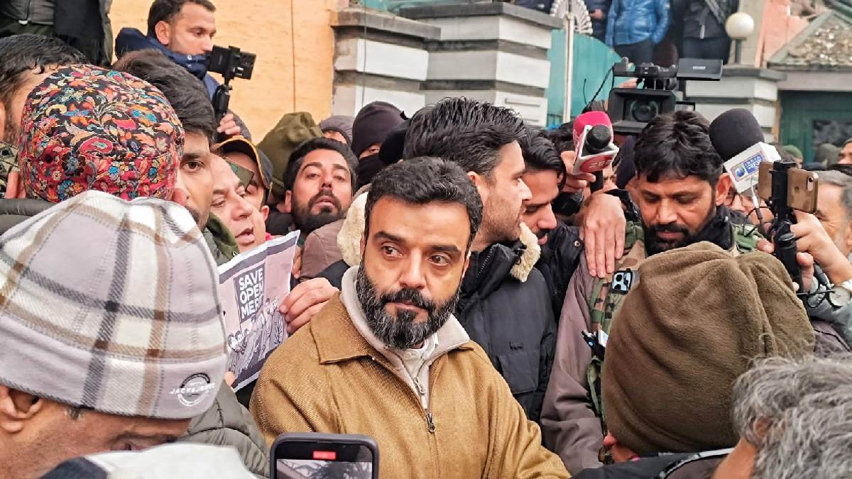 reservation policy is becoming a problem for omar abdullah aga ruhullah protest against nc government