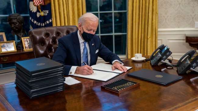 https://www.jagranimages.com/images/newimg/25012021/25_01_2021-biden1_21307523.jpg