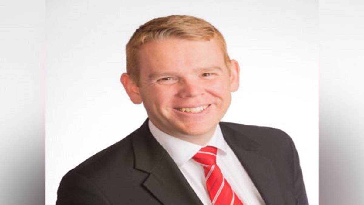 https://www.jagranimages.com/images/newimg/25012023/25_01_2023-chris_hipkins_23308406.jpg