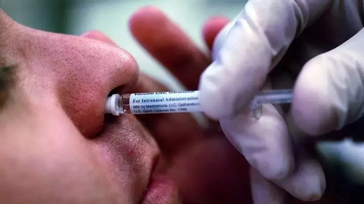 केंद्रीय स्वास्थ्य मंत्री मनसुख मांडविया गुरुवार को दुनिया का पहला मेड-इन-इंडिया (COVID-19) नेजल वैक्सीन लॉन्च करेंगे।