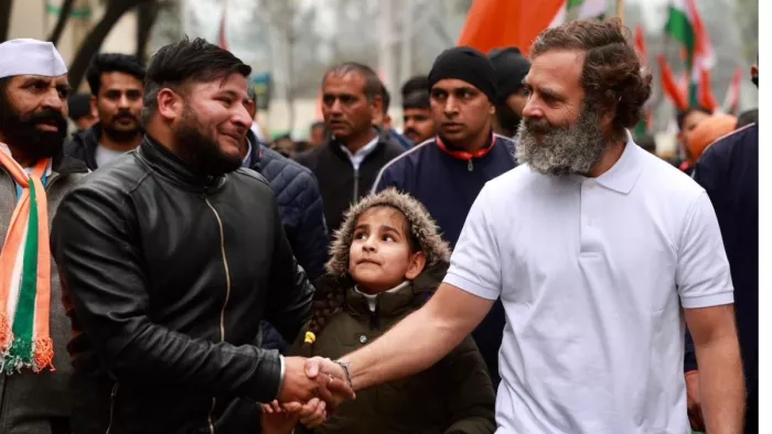 राहुल गांधी की भारत जोड़ो यात्रा पर खराब मौसम के चलते ब्रेक लग गया है