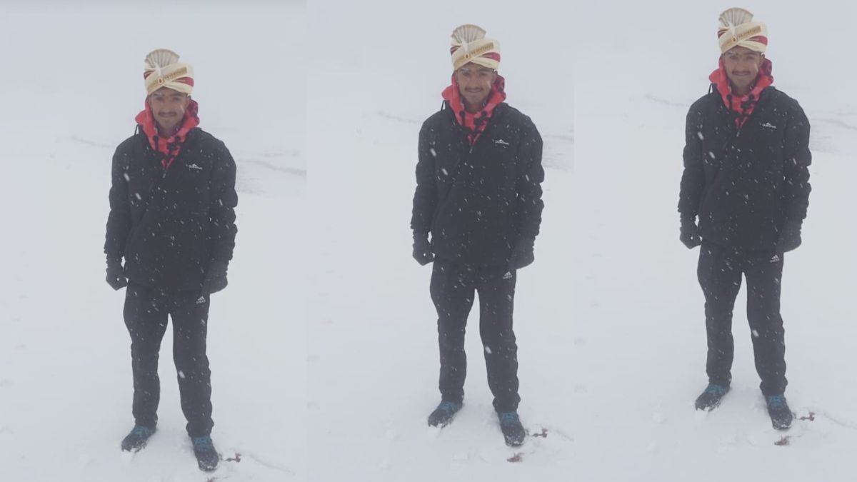 in the midst of heavy snowfall the bridegroom arrived to take her bride in himachal