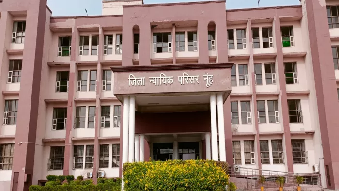 District Court Nuh Recruitment 2024 के लिए 7 फरवरी तक भर सकते हैं ऑफलाइन फॉर्म।
