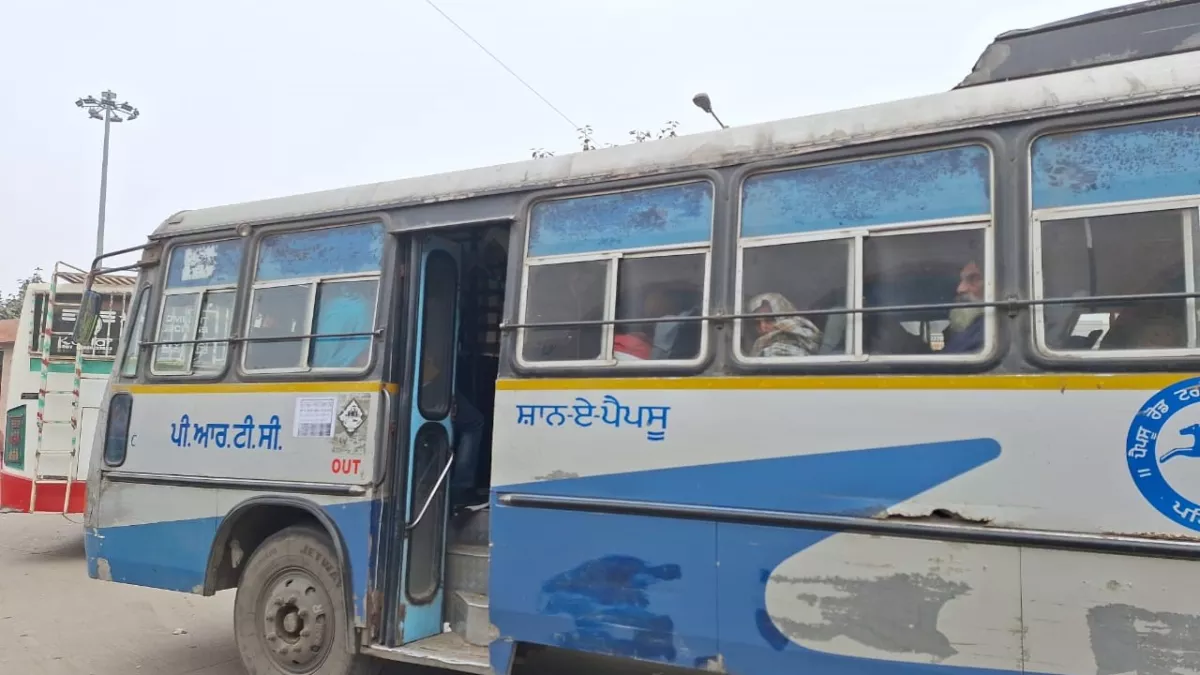 PRTC-PUNBUS की लिमिटेड सीट वाली स्‍कीम से बढ़ी परेशानी, दूसरी बस के लिए करना पड़ रहा घंटों इंतजार; फैसले से होगा रोडवेज को घाटा?