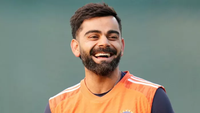 मैच के बीच फैंस ने कोहली के नाम के नारे लगाए। फोटो- एक्स