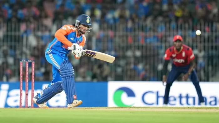 IND vs ENG 2nd T20I: स्पिनरों ने फिर बनाया दबदबा, तिलक वर्मा की नाबाद पारी; भारत ने लगातार दूसरा मुकाबला जीता - India beat England by 2 wickes Tilak Varma Varun Chakravarthy Brydon Carse Jamie Smith