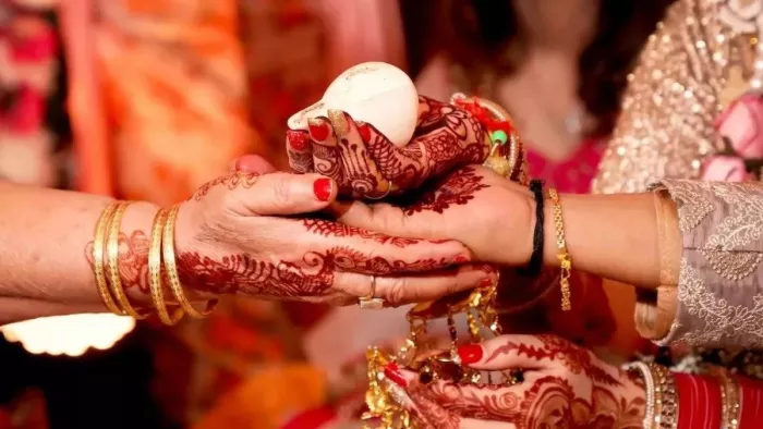 फेसबुक पर डाला था बेटे का मैट्रिमोनियल बायोडाटा, विधवा ने खुद रचाई शादी। (प्रतीकात्मक फोटो)