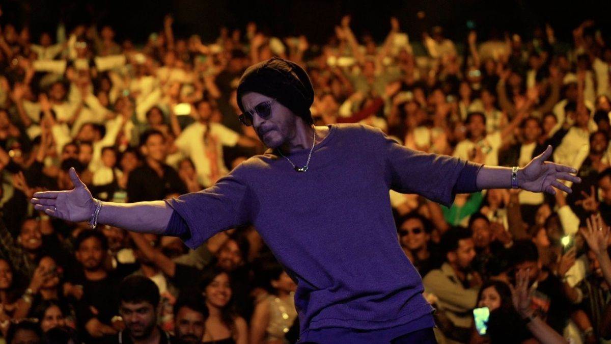 shah rukh khan gifts a car to this close friend after every movie they work on together