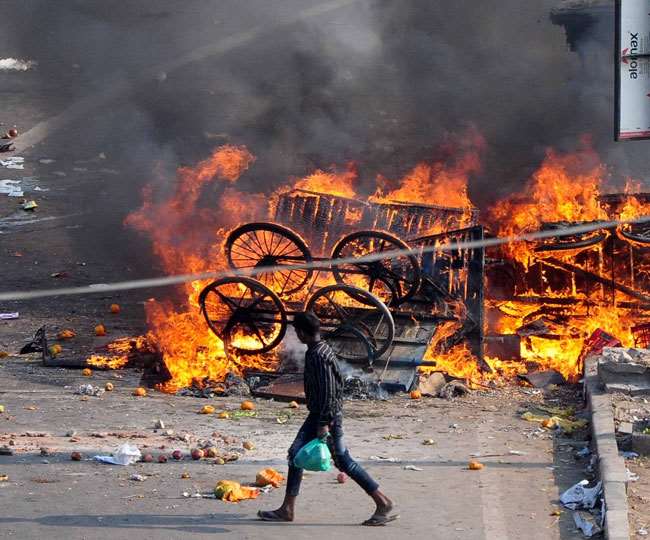 Delhi Violence: दंगाइयों को देखते ही गोली मारने का आदेश, देर रात सीलमपुर पहुंचे NSA अजित डोभाल