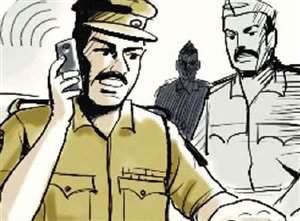 गर्भवती की पिटाई के मामले में एक महिला समेत तीन के खिलाफ मुकदमा दर्ज किया है।