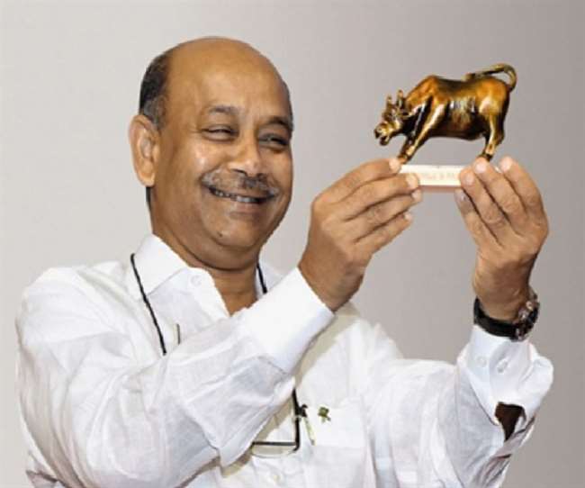 https://www.jagranimages.com/images/newimg/25022022/25_02_2022-radhakishan_damani_22497765.jpg
